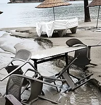 Muğla'da sağanak Akyaka sahilini harabeye çevirdi