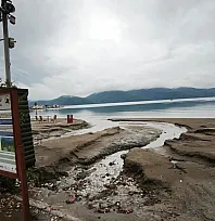 Muğla'da sakin kentin sahili kullanılmaz hale geldi