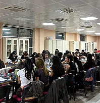 Muğla'da üniversite öğrencileri seramik vazo boyama atölyesinde buluştu