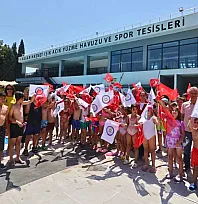 Muğla'da 'Yeşilden Maviye' Projesiyle Çocuklara Yüzme Eğitimi