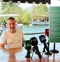 Muğlaspor Teknik Direktörü Yalçın Koşukavak,kadın gazetecilere yönelik sözleri için özür diledi