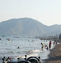 Okullar tatil oldu, Marmaris sahilleri dolmaya başladı