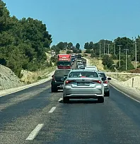 Seydikemer-Antalya Karayolunda Araç Yoğunluğu: Yayla Karaçulha Kavşağında Uzun Kuyruklar Oluştu