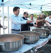 Seydikemer Belediyesi'nden 4 Bin Kişilik Aşure İkramı