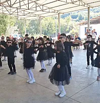 Seydikemer'de geleneksel çocuk oyunlarıyla renkli gün