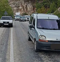 Seydikemer'de iki kamyon kazaya karıştı, ulaşımda yoğunluk yaşandı