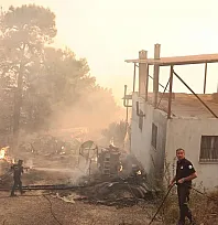Seydikemer'deki orman yangınına müdahale sürüyor