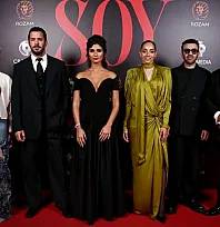 SOY filminin galası yapıldı! Ünlü oyuncular vizyon öncesi bir araya geldi