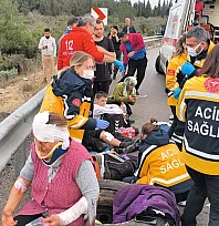 Trafik kazası: Ölü ve yaralılar var