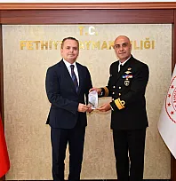 Tuğamiral Emre Ahmet İnal'dan Fethiye Kaymakamı Akkaya'ya Cumhuriyet Bayramı ziyareti