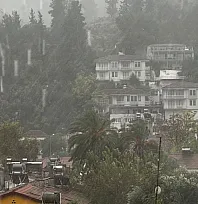 Turuncu kodlu uyarının ardından Fethiye'de yağış şiddetlendi