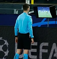 UEFA, hakemlerin karar alma süreçlerine açıklık getirmek için 'Clear Line'ı kullanıma sundu