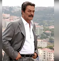 Usta oyuncu Kadir İnanır hayatını kaybetti