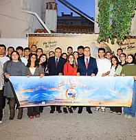 Vali Akbıyık, 'Gelin Tanış Olalım' projesine katılan gençlerle buluştu
