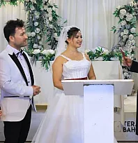 Vali Akbıyık, şehit ailesinin mutlu gününde nikâh şahidi oldu