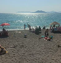 Yerli ve Yabancı Turistler Çalış Plajı'na Akın Etti