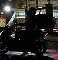 Yüz binlerce kayıtsız motokuryeye karşı sıkı denetim başlatıldı