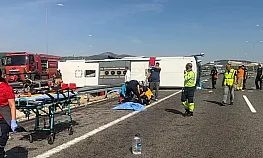 Manisa'da tır ile yolcu otobüsünün çarpıştığı kazada 11 kişi öldü, 26 kişi yaralandı