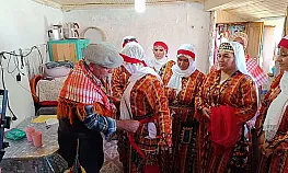 Yayla Karaçulha Yörük Şenliği'nde Temsili Gelin Alma Geleneği Yaşatıldı