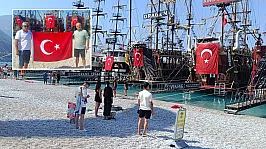 Ölüdeniz'de 1 Temmuz Denizcilik ve Kabotaj Bayramı denizde coşkuyla kutlandı