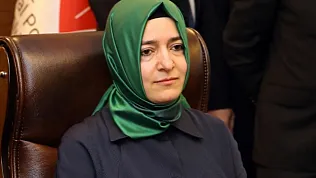 AK Parti Genel Başkan Yardımcısı Fatma Betül Sayan Kaya, görevlerinden affını istedi