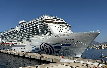 'Aroya' kruvaziyeri Bodrum'a 2 bin 671 turist getirdi