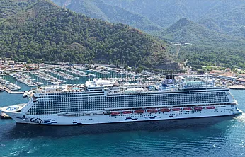 'Aroya' kruvaziyeri Marmaris'e 3 bin 210 turist getirdi
