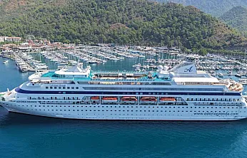'Astoria Grande' kruvaziyeri 398 yolcusuyla Marmaris'e geldi