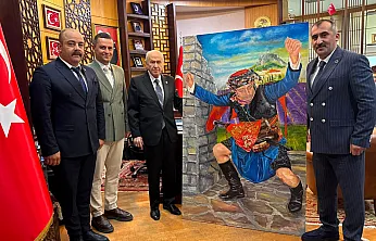 Bahçeli'ye Muğla Zeybeği Tablosu: MHP Muğla'dan Anlamlı Ziyaret