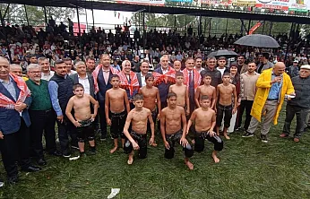 Bakan Işıkhan, Seydikemer'de 33. Geleneksel Seki Yağlı Pehlivan Güreşleri'ne katıldı