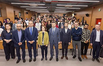 Basın İlan Kurumu Genel Müdürü Abdulkadir Çay, İstanbul Üniversitesi öğrencileriyle buluştu