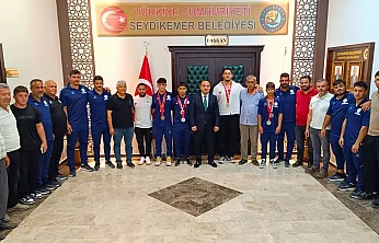 Başkan Akdenizli: 'Seydikemer, Kırkpınar'da tarih yazmaya devam ediyor'