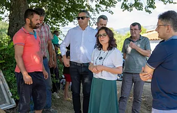 Başkan Köksal Aras yangında evleri zarar gören aileyi ziyaret etti