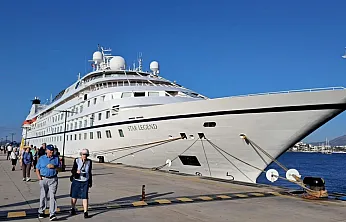 Bodrum'a 300 yolcusuyla geldi
