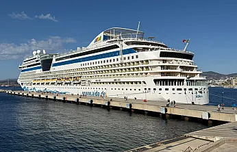 Bodrum'a 'AIDAblu' kruvaziyeriyle 2 bin 243 turist geldi