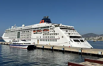 Bodrum'a 'Europa 2' kruvaziyeriyle 480 turist geldi