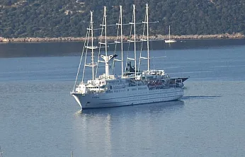 Bodrum'a iki kruvaziyerle 2 bin 988 turist geldi