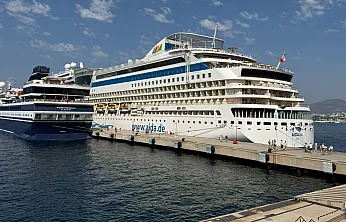 Bodrum'a iki kruvaziyerle 2 bin 746 turist geldi