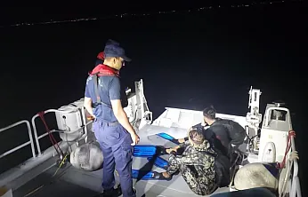 Bodrum Açıklarında Yüzerek Yunanistan'a Geçmeye Çalışan 2 Göçmen Yakalandı