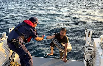 Bodrum Açıklarında Yüzerek Yunanistan'a Geçmeye Çalışan Göçmen Yakalandı