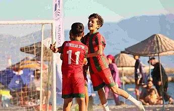 Bodrum'da 1. Günbatımı Çocuk Plaj Futbol Şenliği başladı