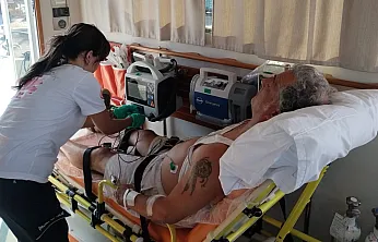 Bodrum'da 1'i yabancı uyruklu 3 kişiye deniz ambulansıyla tıbbi tahliye yapıldı