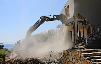 Bodrum'da 8 ayda 74 kaçak yapı yıkıldı