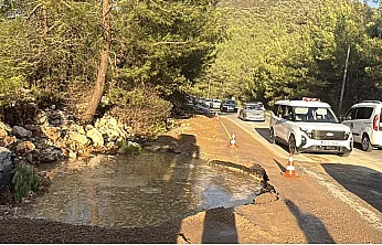 Bodrum'da ana su isale hattı patladı