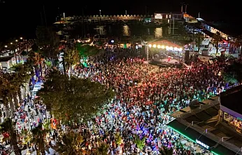 Bodrum'da binlerce kişi 30 Ağustos Zafer Bayramı'nı kutladı