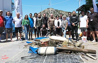 Bodrum'da dalgıçlar deniz dibinden 250 kilogram atık çıkardı