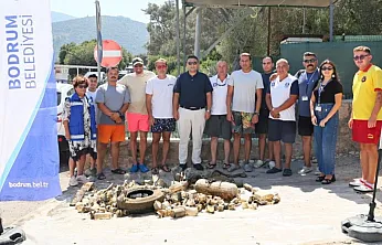 Bodrum'da deniz dibinden çıkanlar şaşırttı: Torba sahilinden 75 kilo atık çıkarıldı