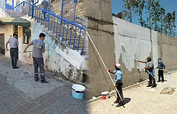 Bodrum'da mavi beyaz boyama çalışmaları devam ediyor