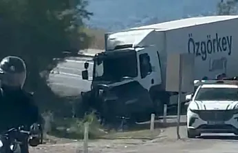 Cip ile kamyon kafa kafaya çarpıştı: Çinli turist hayatını kaybetti