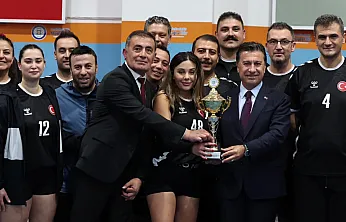 Cumhuriyet Kupası'nda büyükşehir personeli sahada buluştu